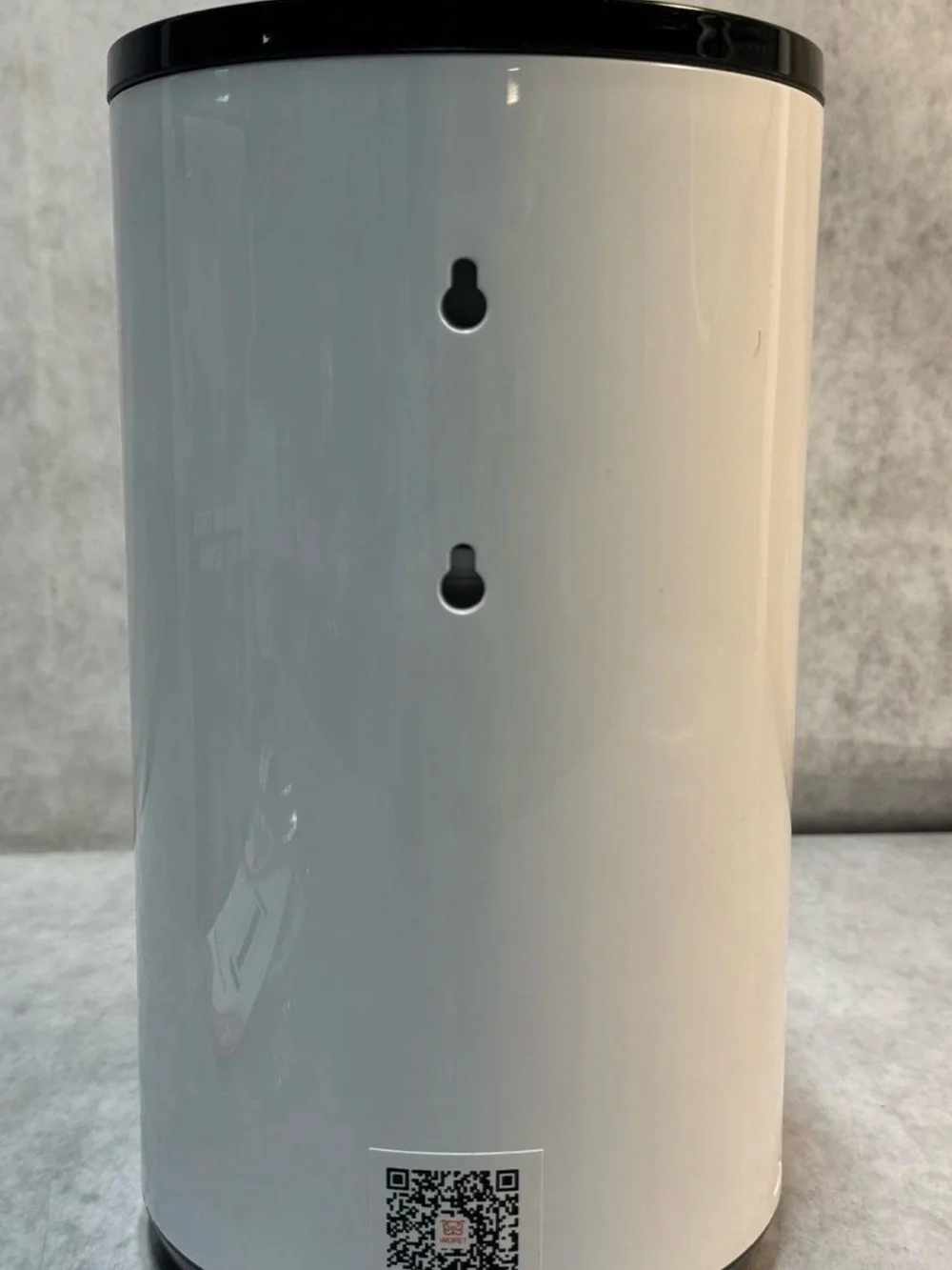 White & Black Intelligent Dog Treat Dispenser with Camera